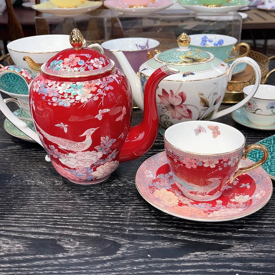 莲***骨瓷一壶4杯碟//////