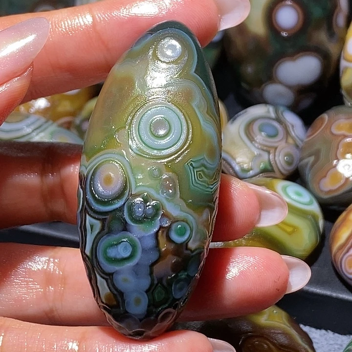 皇***岸玛瑙/玉髓未镶嵌珠宝奇石