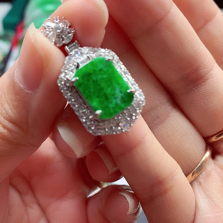 翡翠银S925镶嵌颈饰翡翠