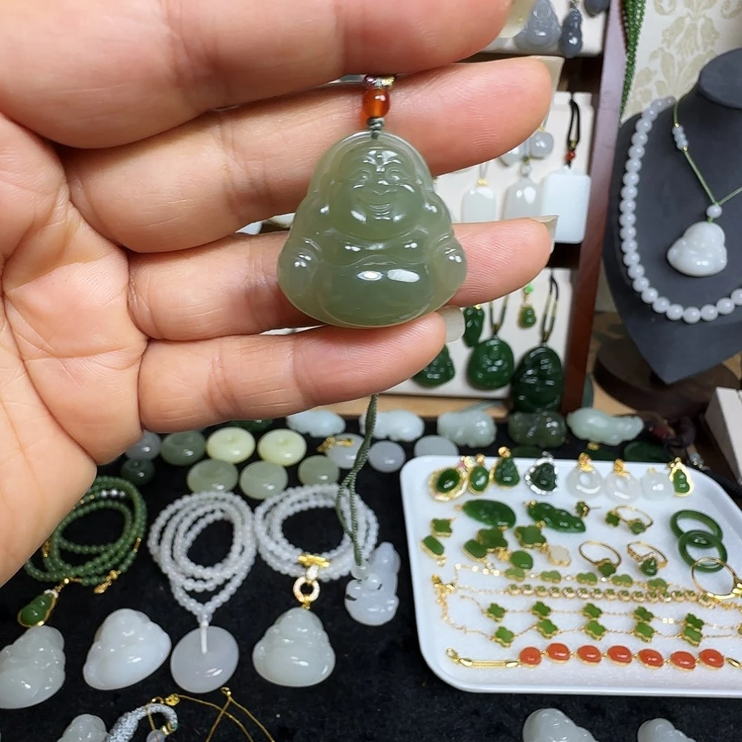 和田玉未镶嵌颈饰