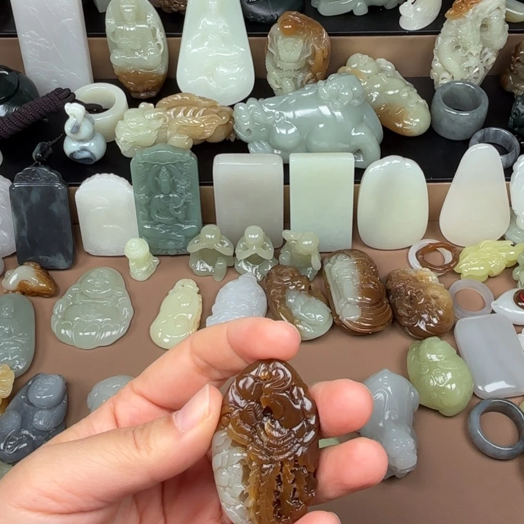 颈饰未镶嵌和田玉