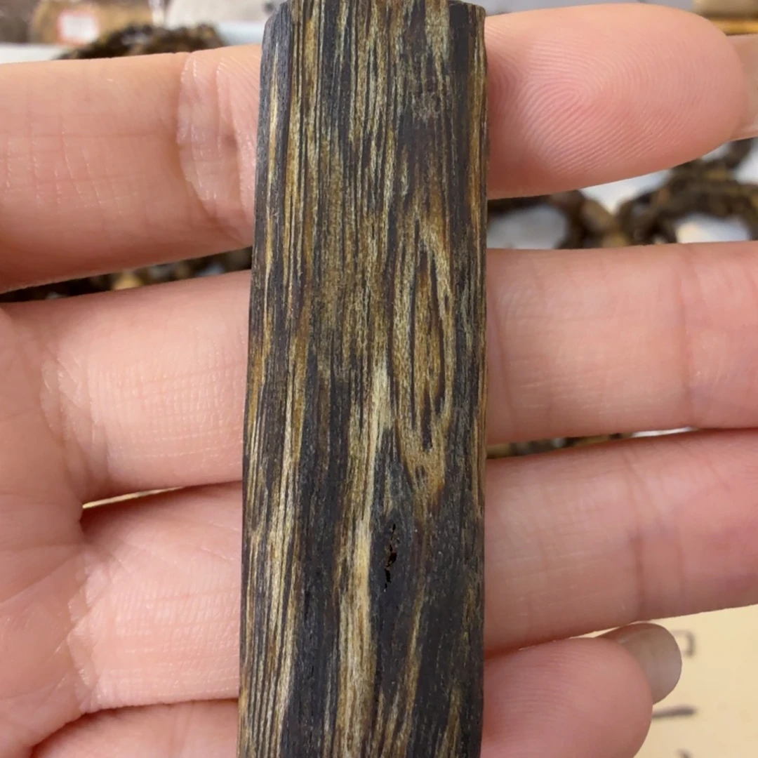 沉香碎屑沉香奇楠沉香无事牌4克