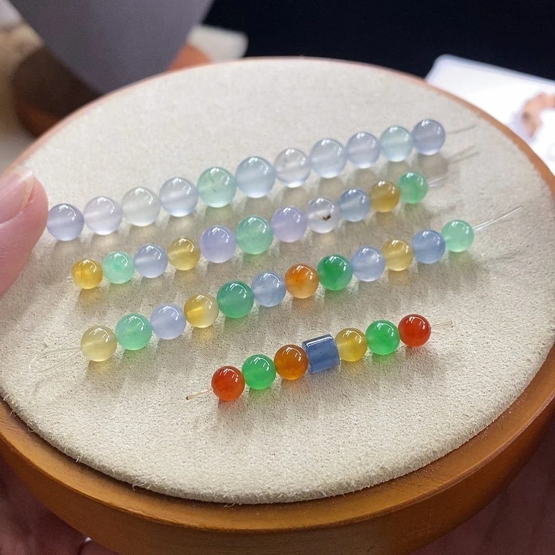 颈饰未镶嵌翡翠每组不同价，发其一