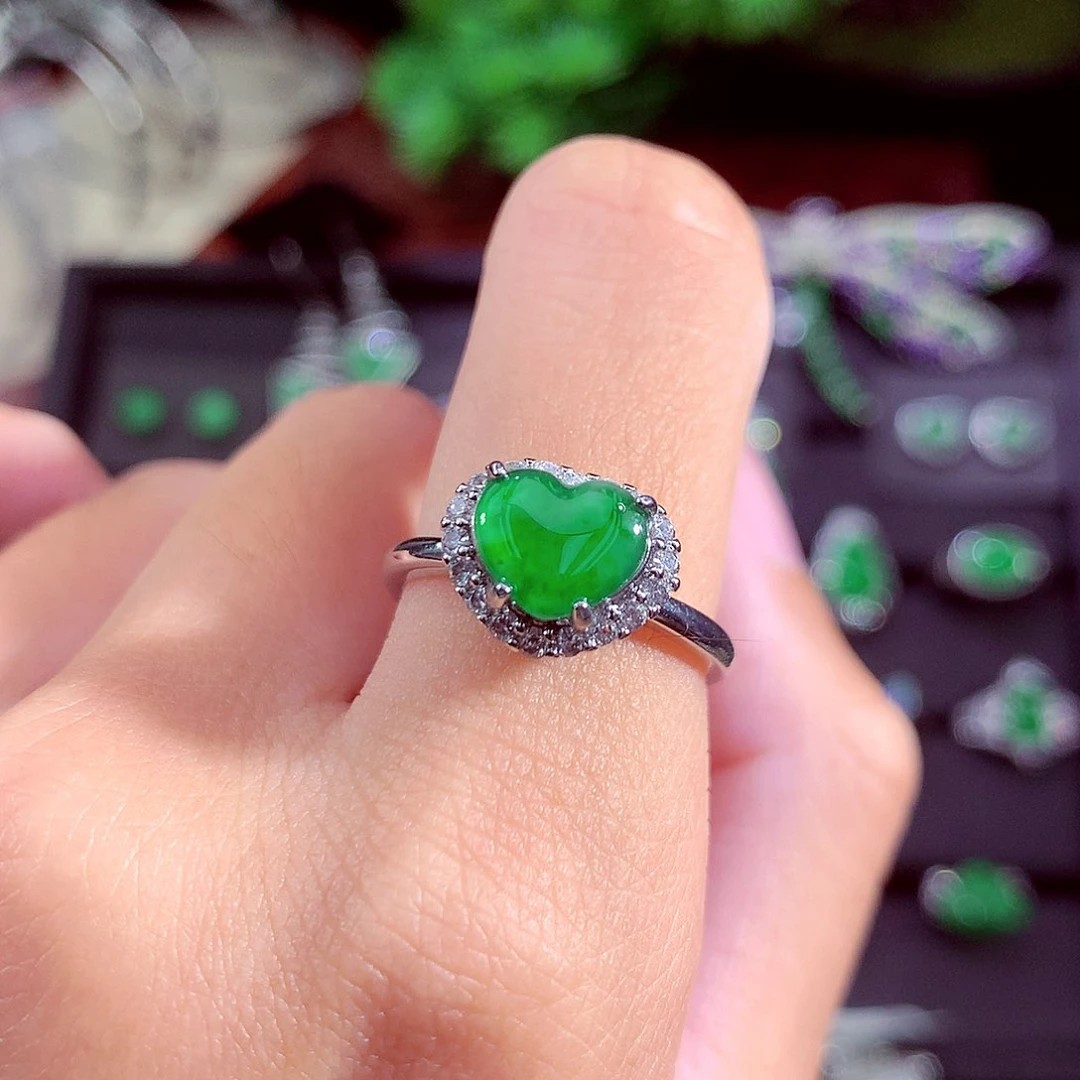 颈饰未镶嵌翡翠天然