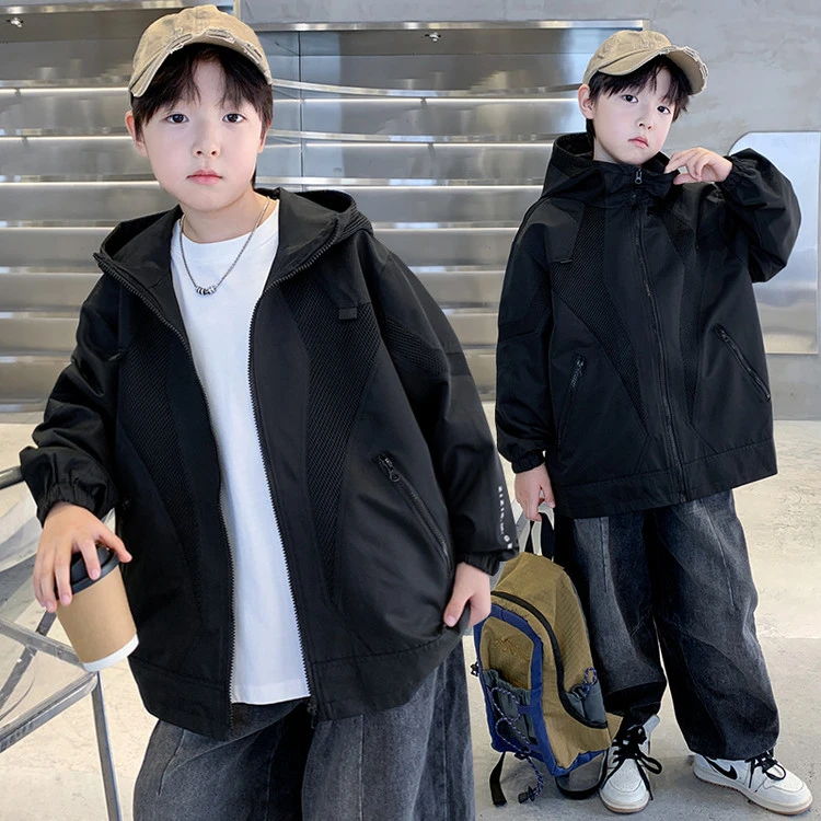 男童外套春秋款儿童2025新款秋季男孩连帽上衣大童冲锋衣秋天夹克