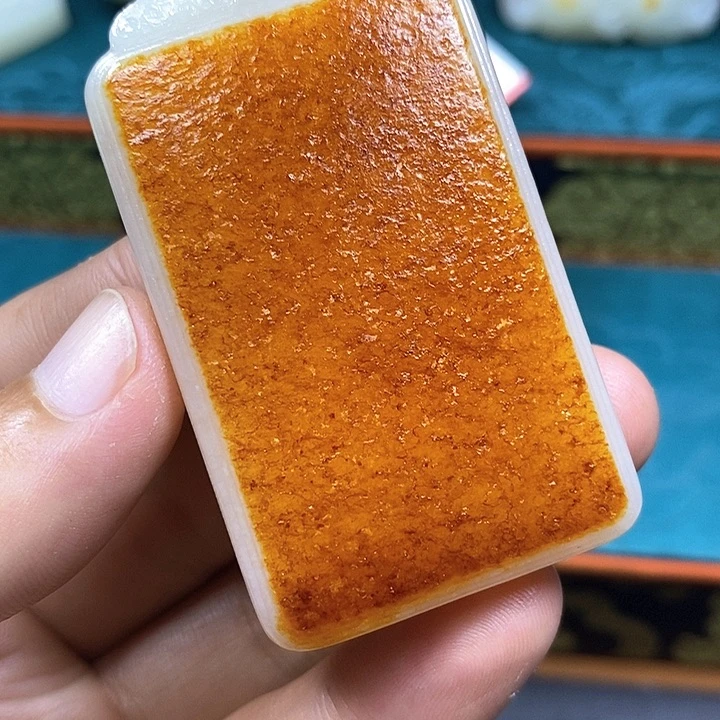红***雷和田玉未镶嵌挂件