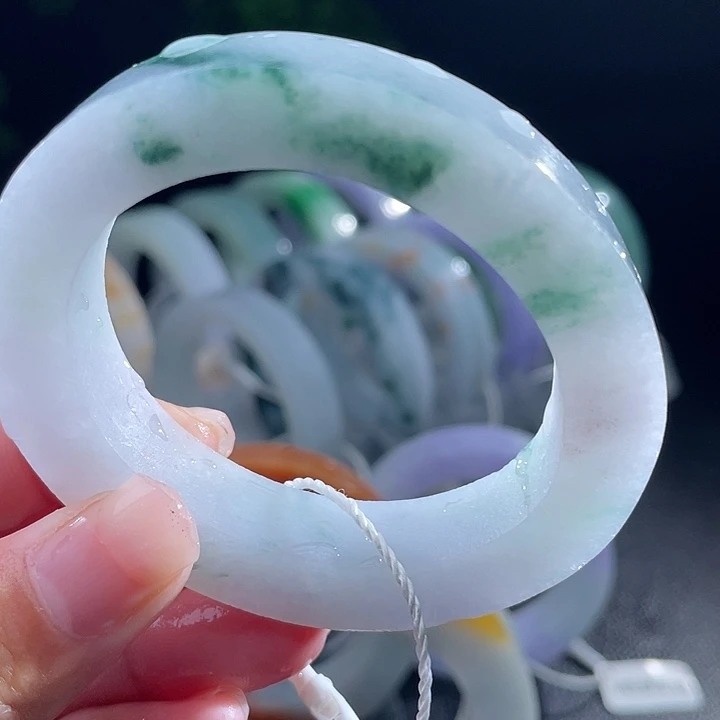 定制翡翠未镶嵌翡翠手镯