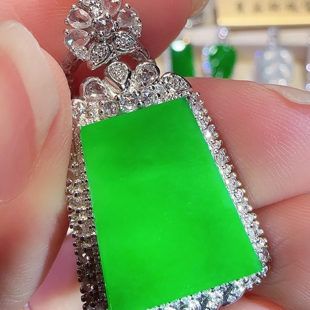 翡翠18K金镶嵌吊坠(不含链)