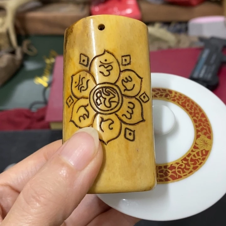 瓷片哈中古工艺品一件