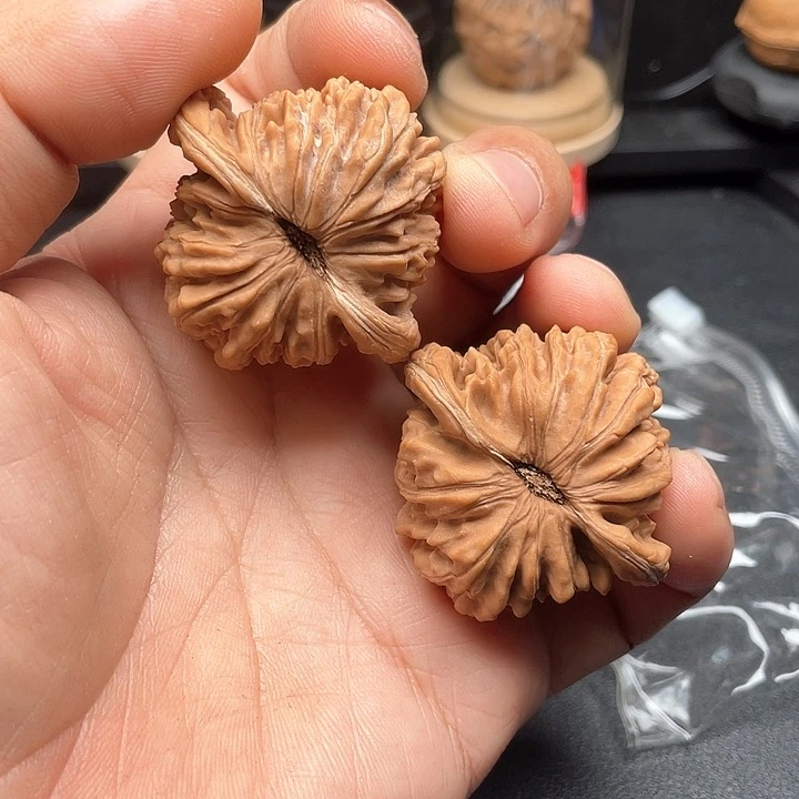 文玩核桃把件h**.四座楼