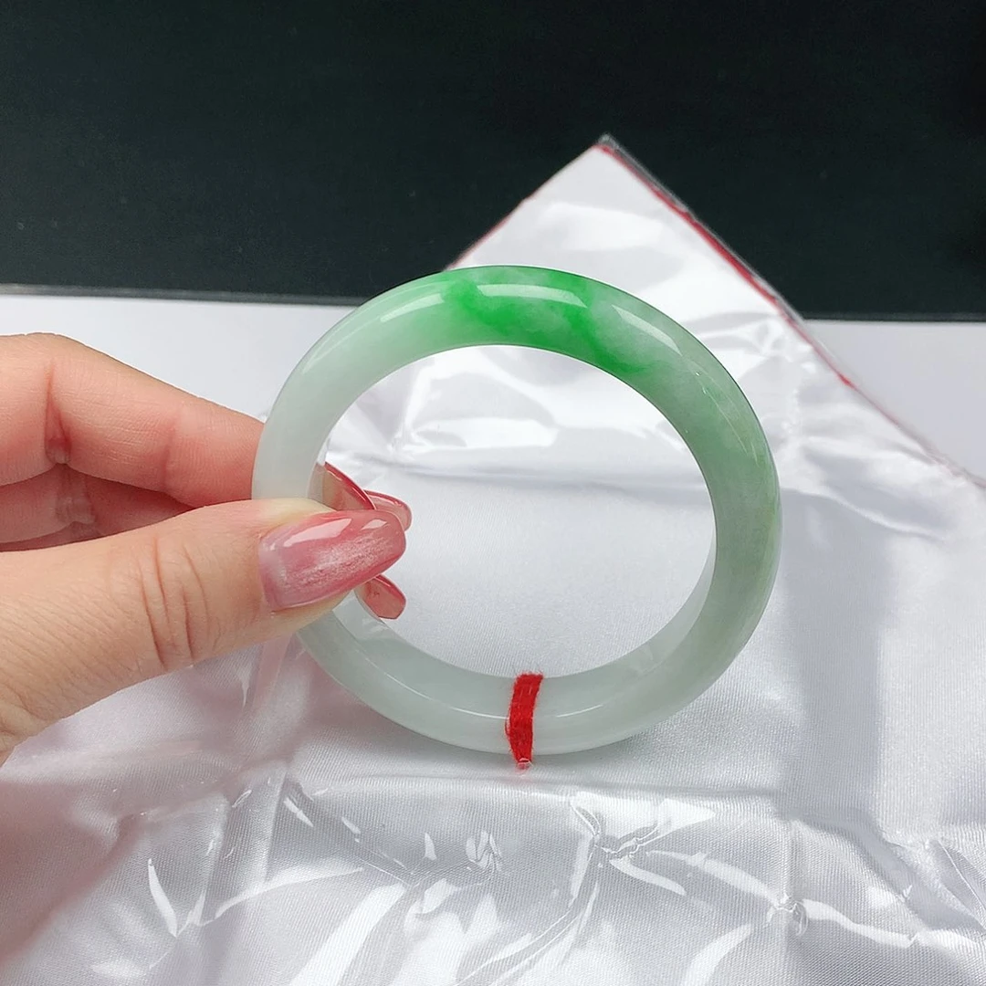 翡翠手镯未镶嵌翡翠377