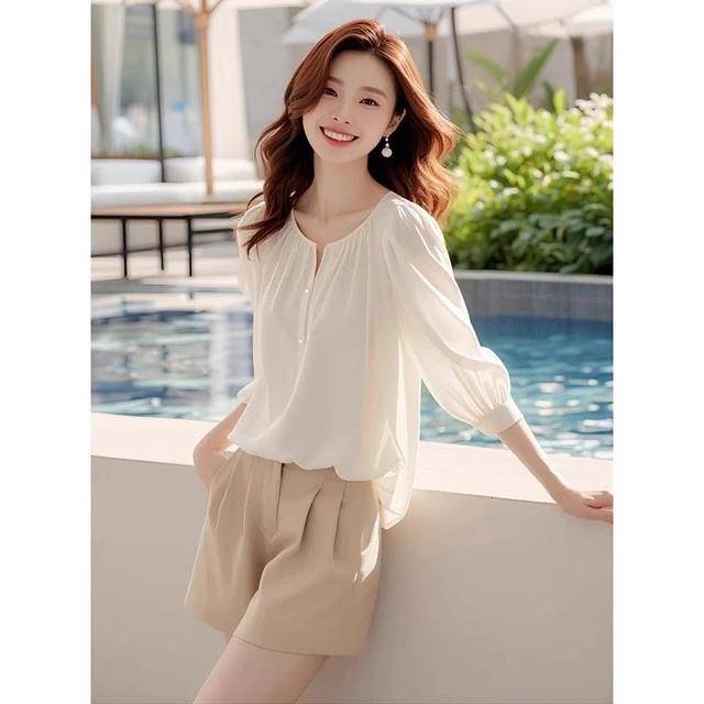 今年流行的法式气质绝美漂亮七分袖上衣2025年夏季新款时尚衬衫女