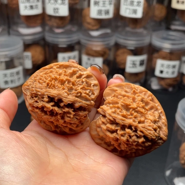 问***d文玩核桃吊坠满天星