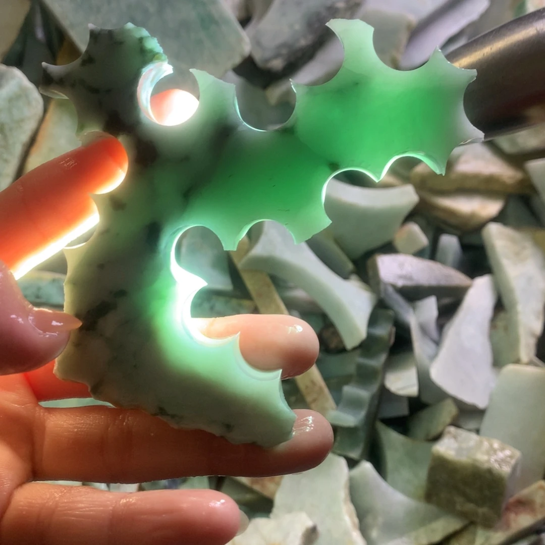 翡翠颈饰未镶嵌缅甸翡翠