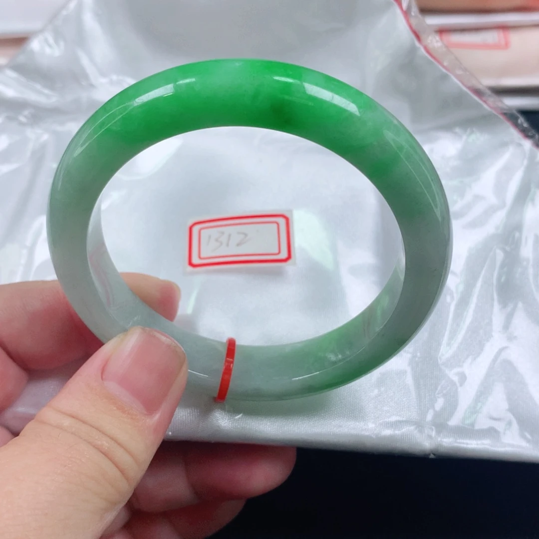 未镶嵌手镯翡翠翡翠手镯