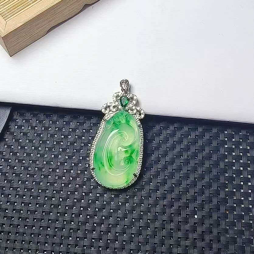 （聚宝严选）d211绿飘花新镶嵌如意吊坠精致气质妈妈款时尚精美