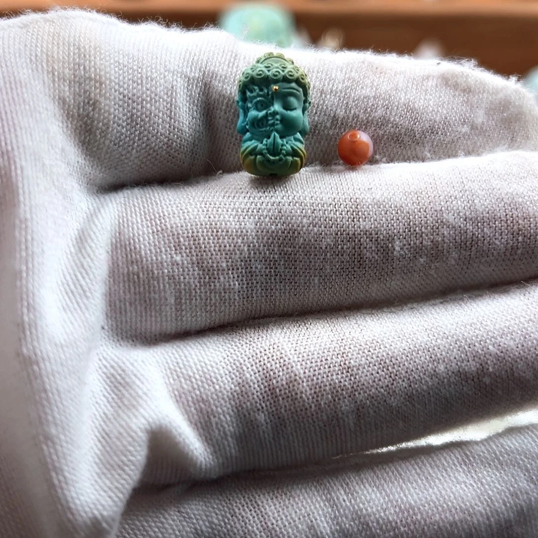 鑫***月南红玛瑙未镶嵌颈饰一念之间宝宝佛