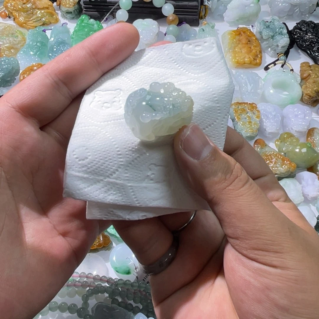 翡翠颈饰未镶嵌天然