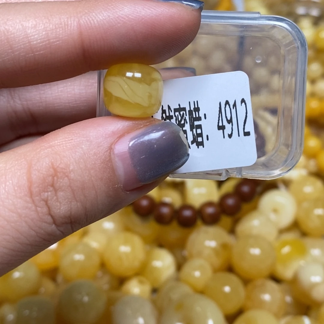 蜜蜡未镶嵌珠宝奇石4912