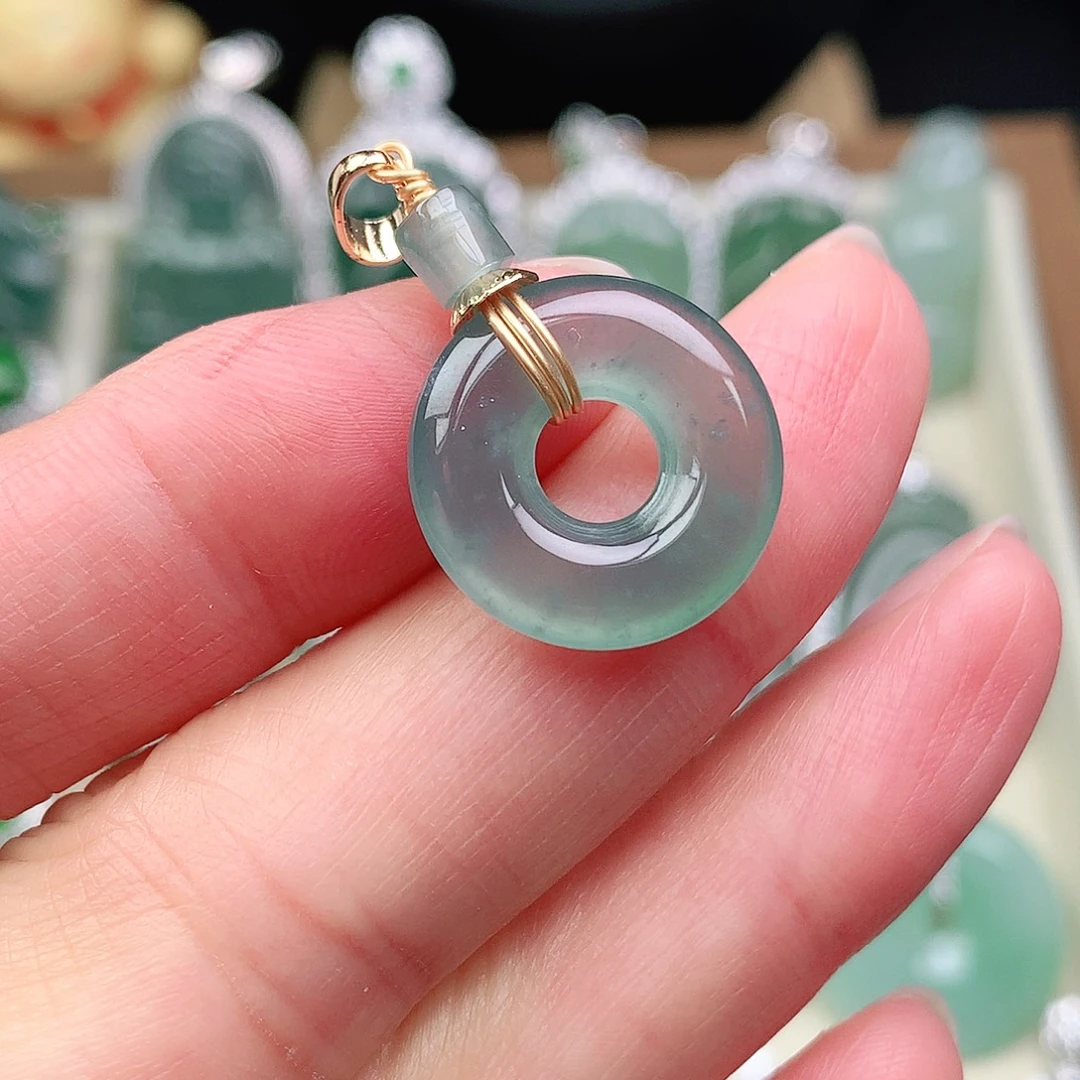 翡翠未镶嵌颈饰吊坠