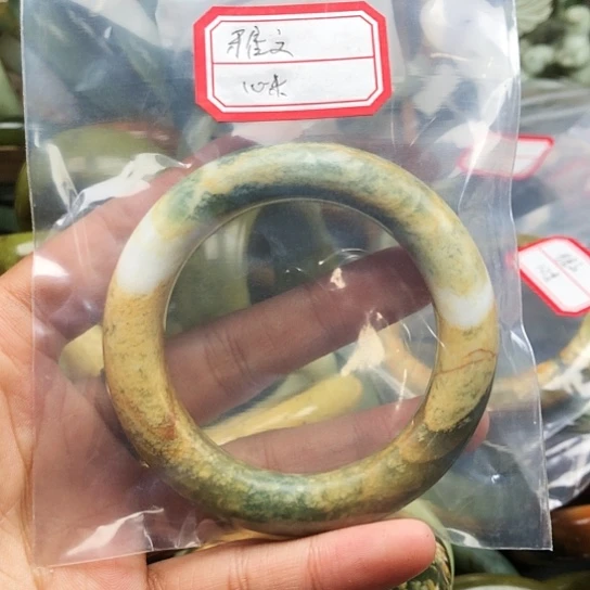 蛇纹石玉手镯未镶嵌雅*