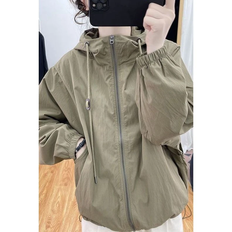 迪卡侬贵宾【断码】秋装宽松显瘦冲锋衣女短款立领外套2024韩系休闲