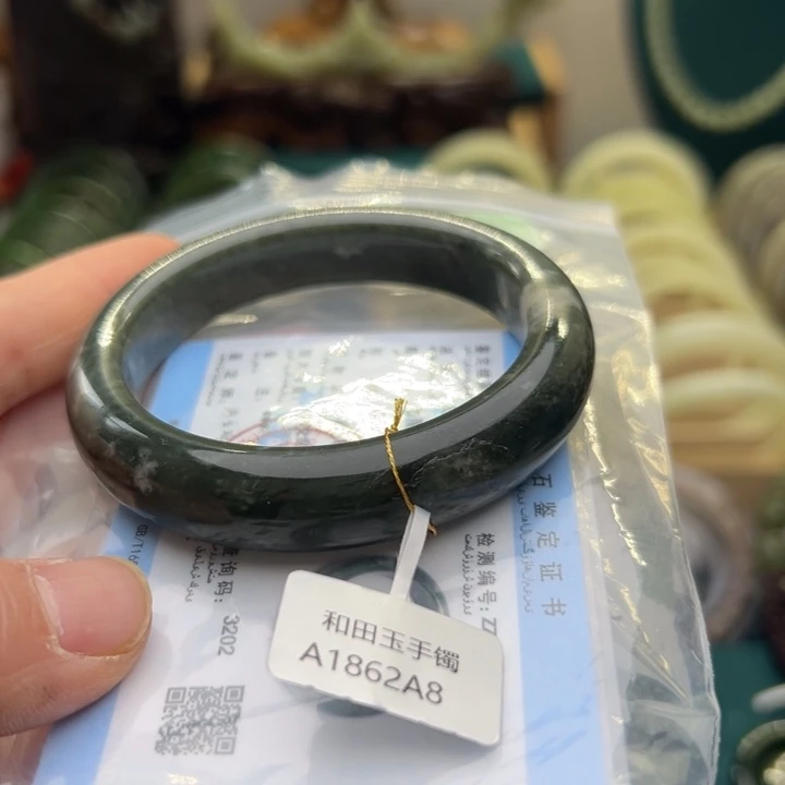 和田玉手镯未镶嵌55.6圈围8000