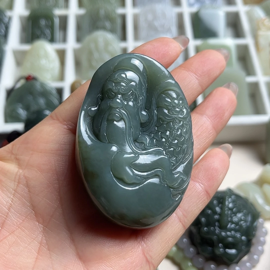 和田玉未镶嵌把件