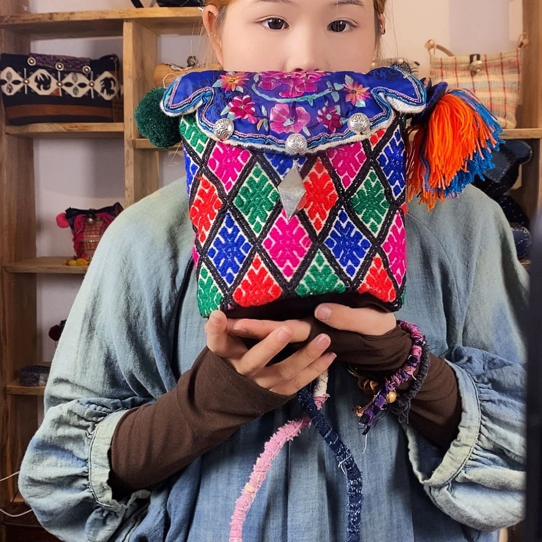 织绣手工制作包包