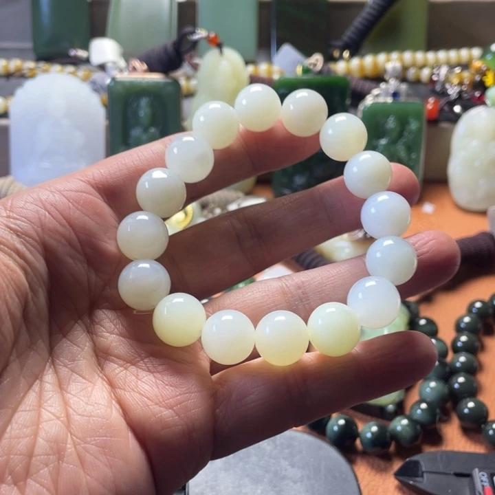 和田玉未镶嵌手串