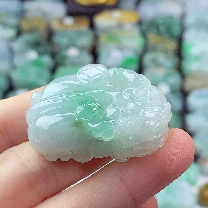 颈饰未镶嵌翡翠天然