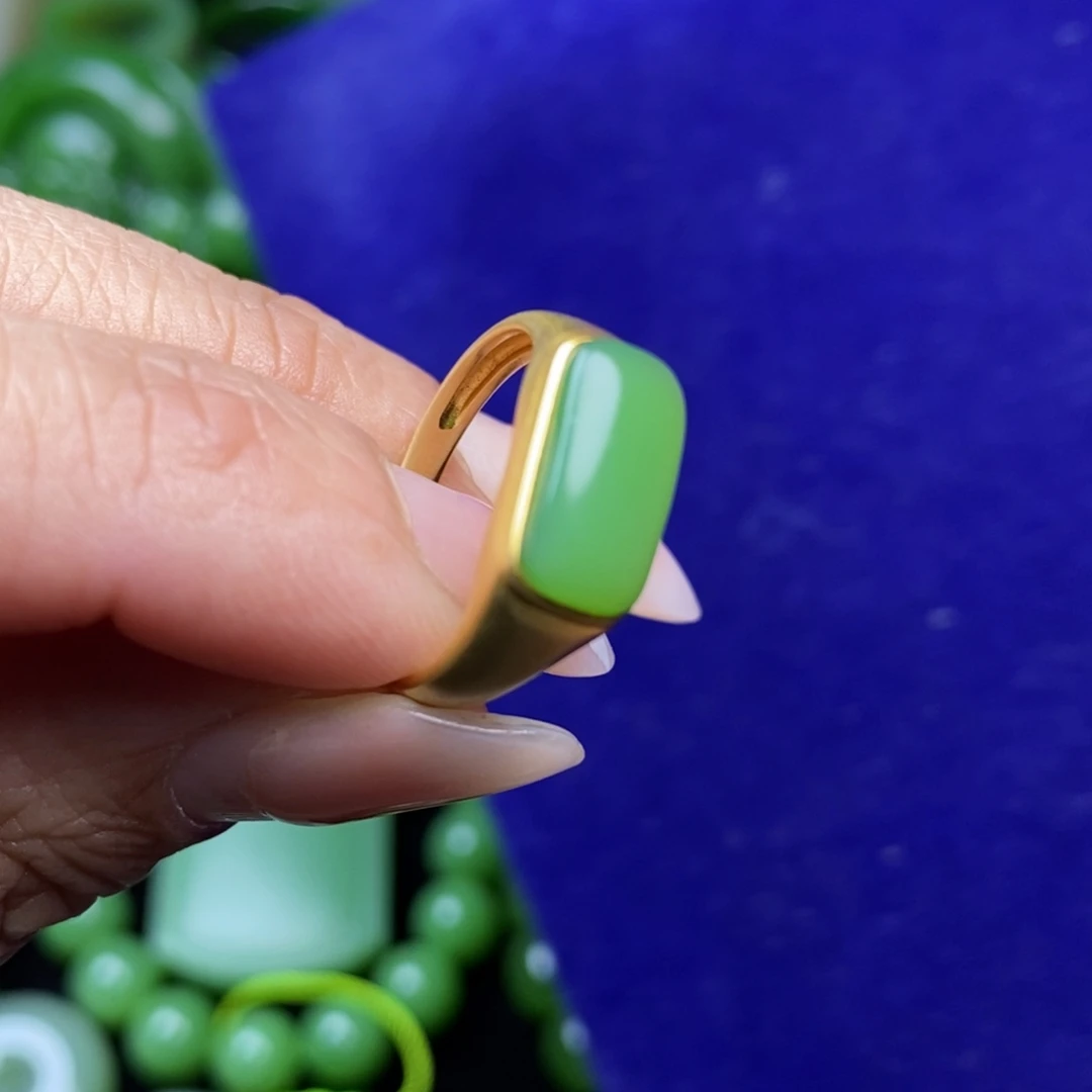 豪***哥和田玉18K金镶嵌戒指