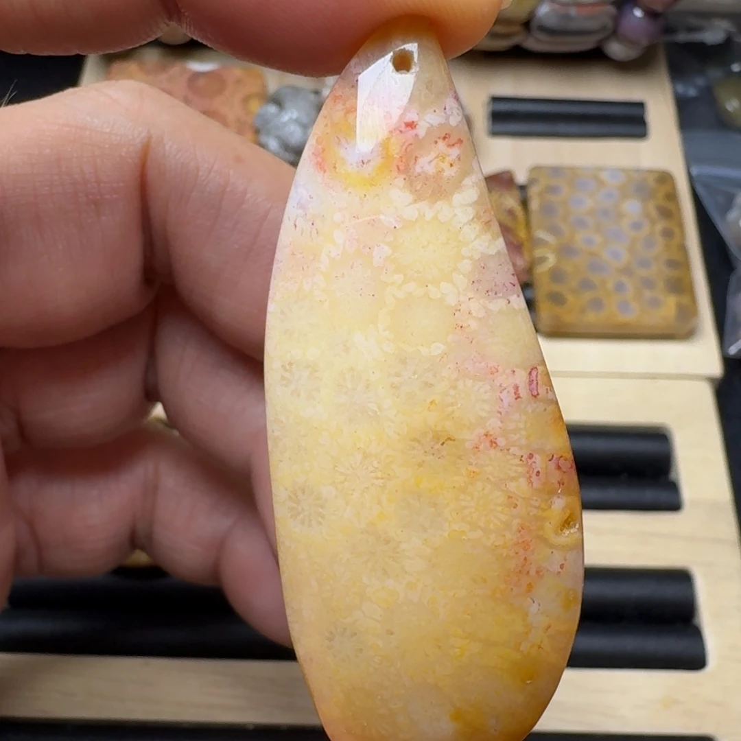 硅化玉未镶嵌纯天然色有机玉石保真惹
