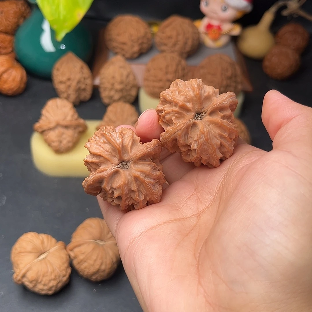 ****武文玩核桃把件大龙