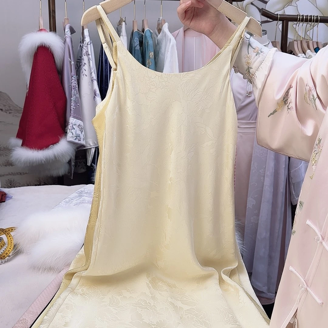 刺绣14.真丝苏绣吊带鱼尾裙