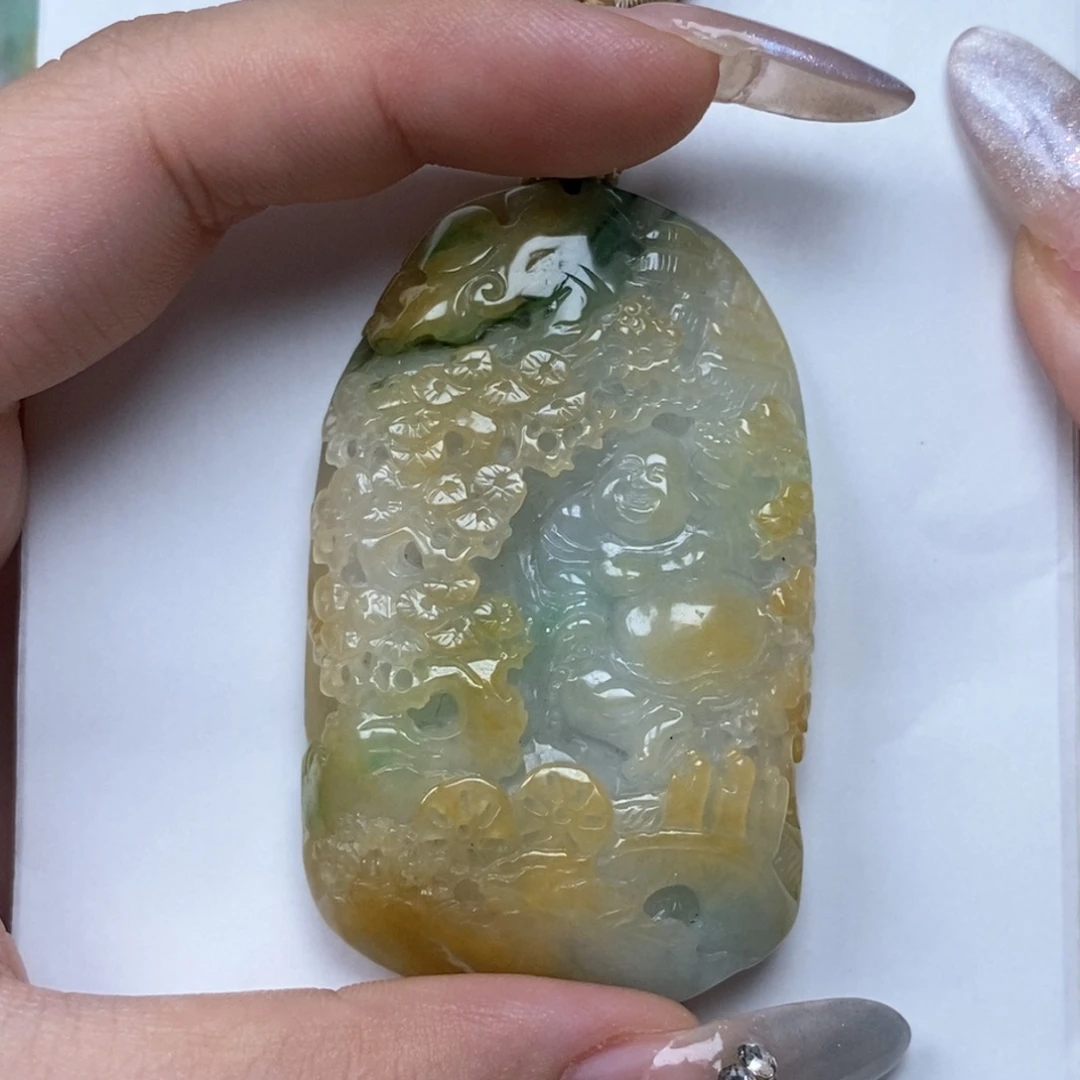 M***o翡翠未镶嵌颈饰翡翠