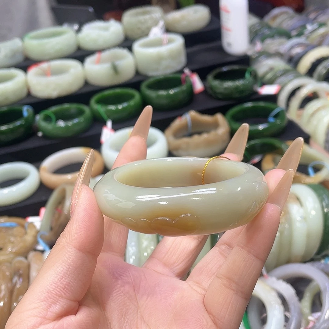 未镶嵌手镯和田玉（糖玉）