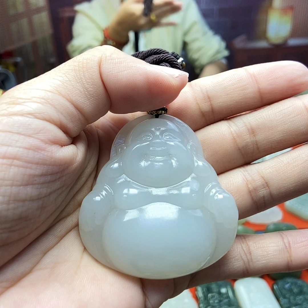 颈饰未镶嵌和田玉憨*
