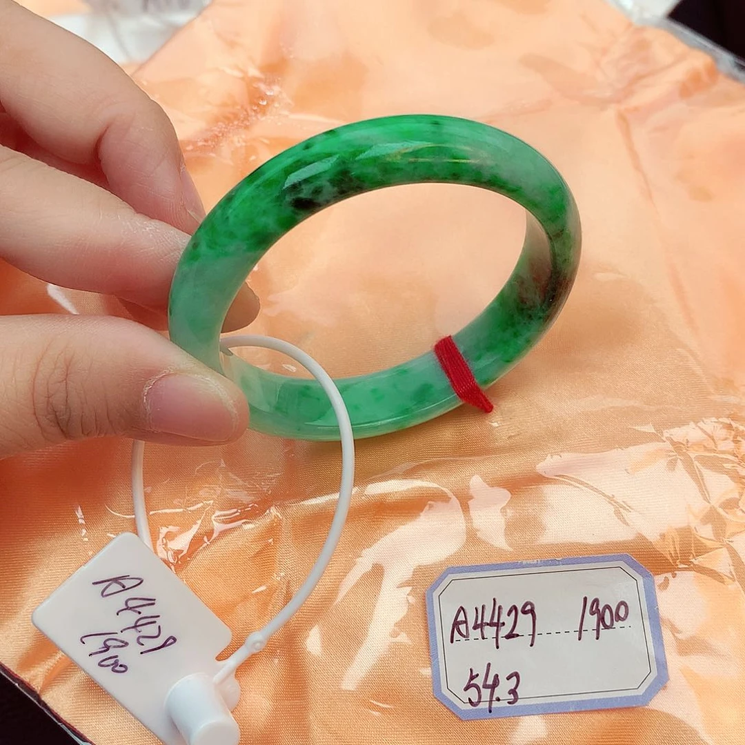 翡翠手镯未镶嵌天然缅甸翡翠A货