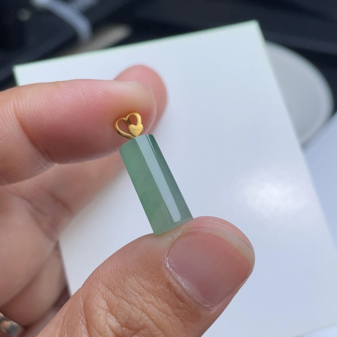 翡翠未镶嵌颈饰无事柱