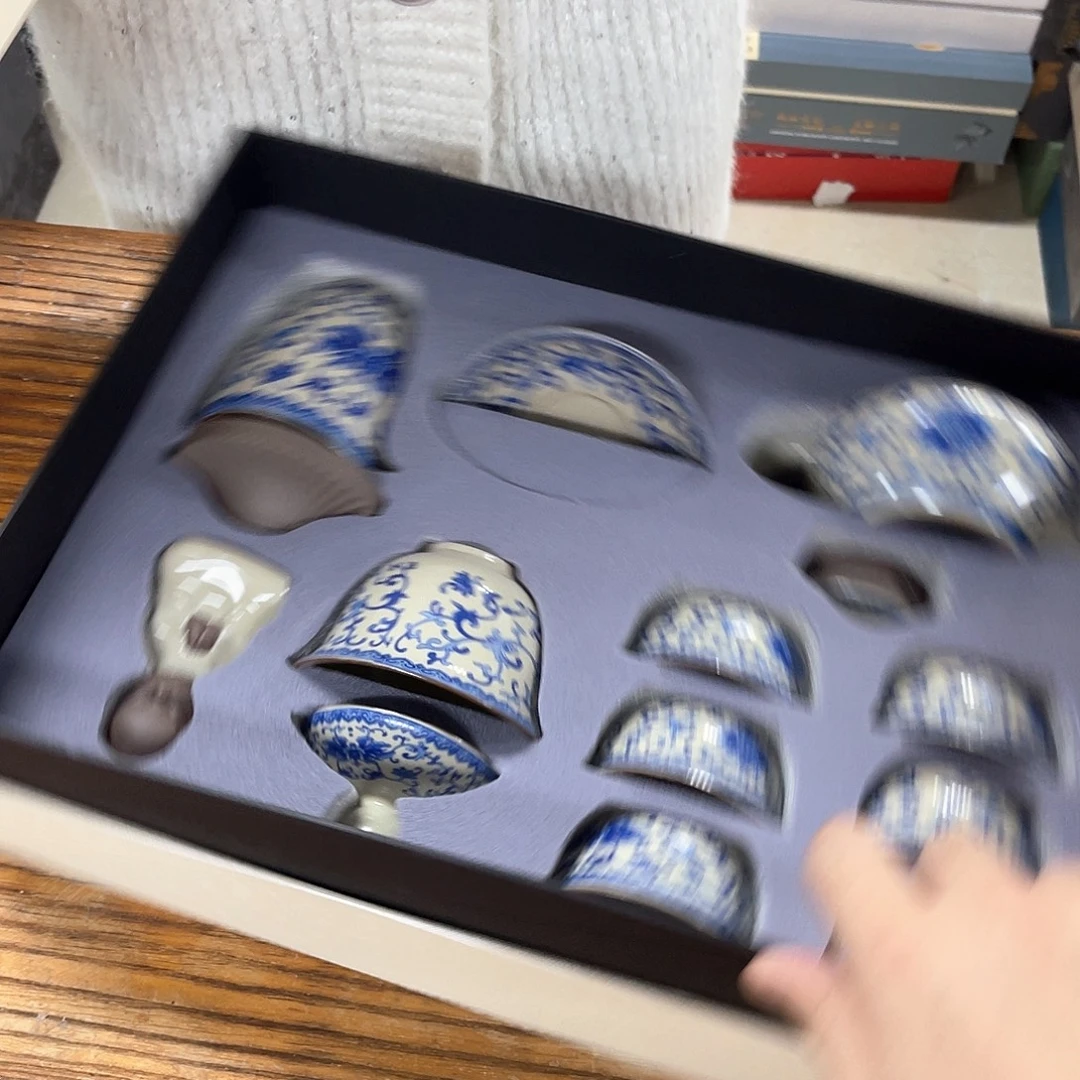 孤品茶具套装等。