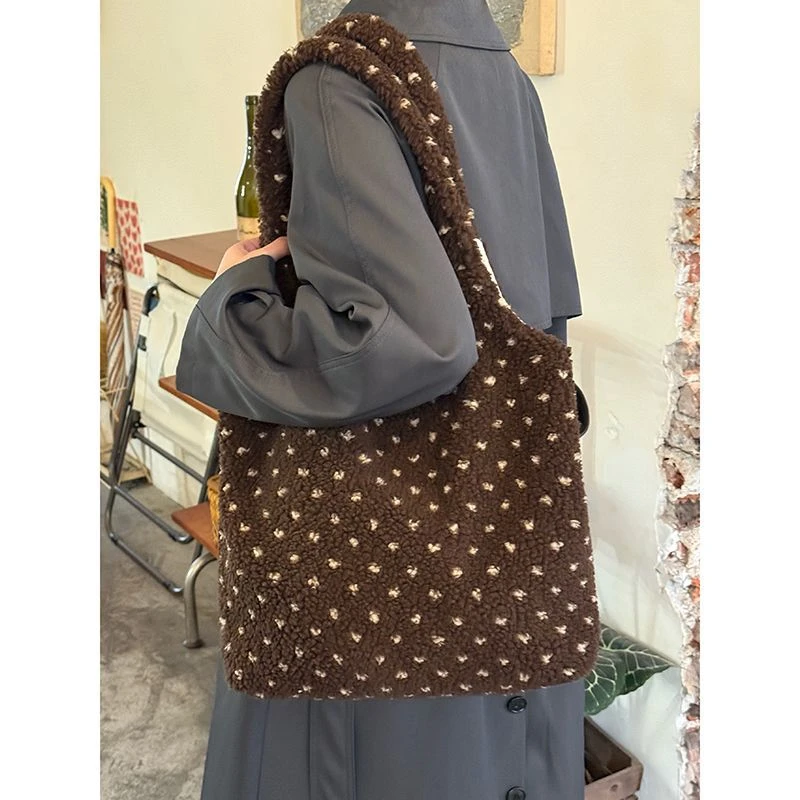 韩系复古爱心刺绣毛绒托特包女2025新款秋冬大容量通勤单肩背心包