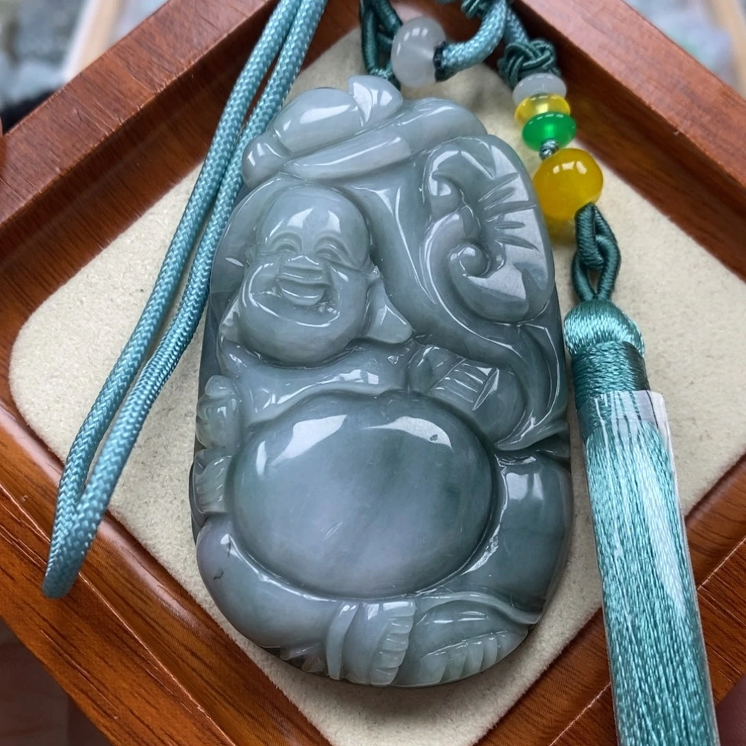 翡翠未镶嵌颈饰佛公手把件