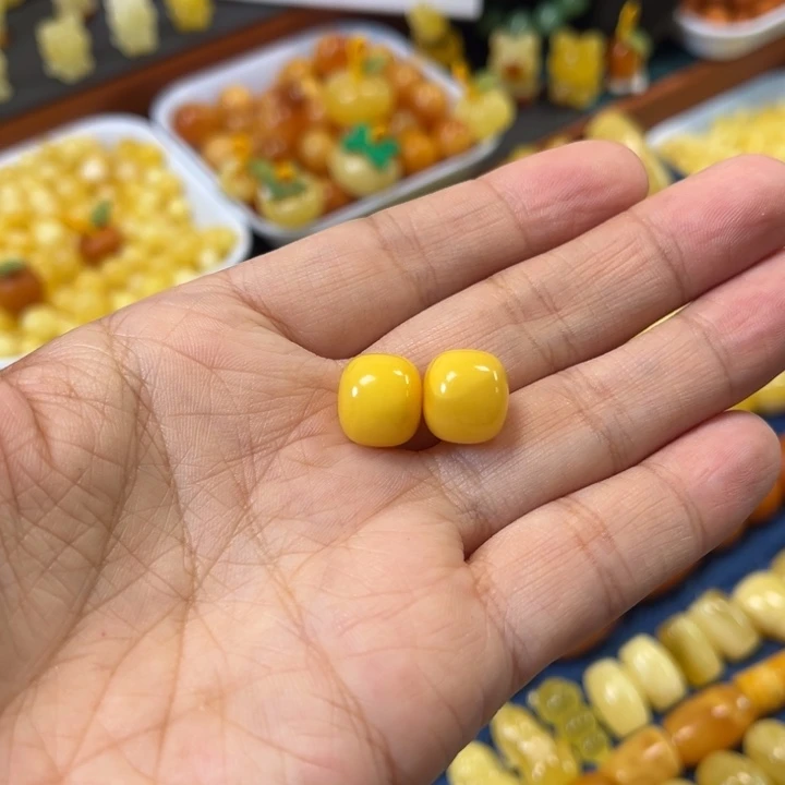 琥珀未镶嵌裸石卡12老蜡墩一对精工微瑕