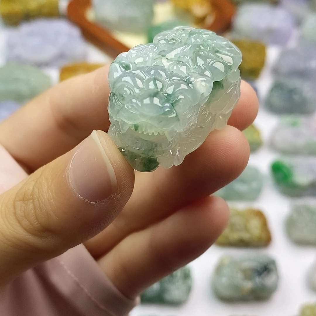 颈饰未镶嵌翡翠貔貅