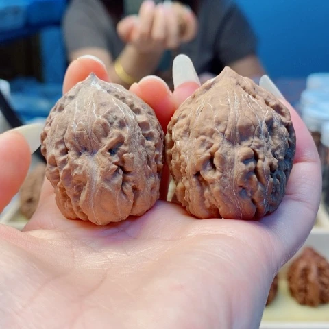 桃核把件东北秋子36