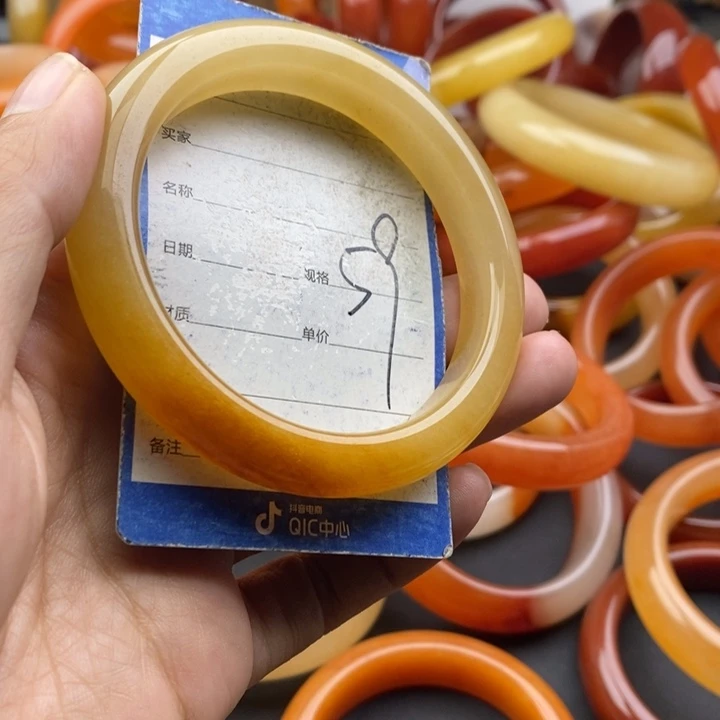 未镶嵌手镯石英质玉