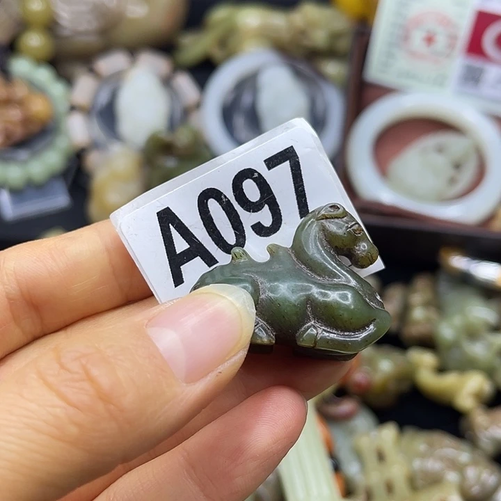 和田玉未镶嵌挂件