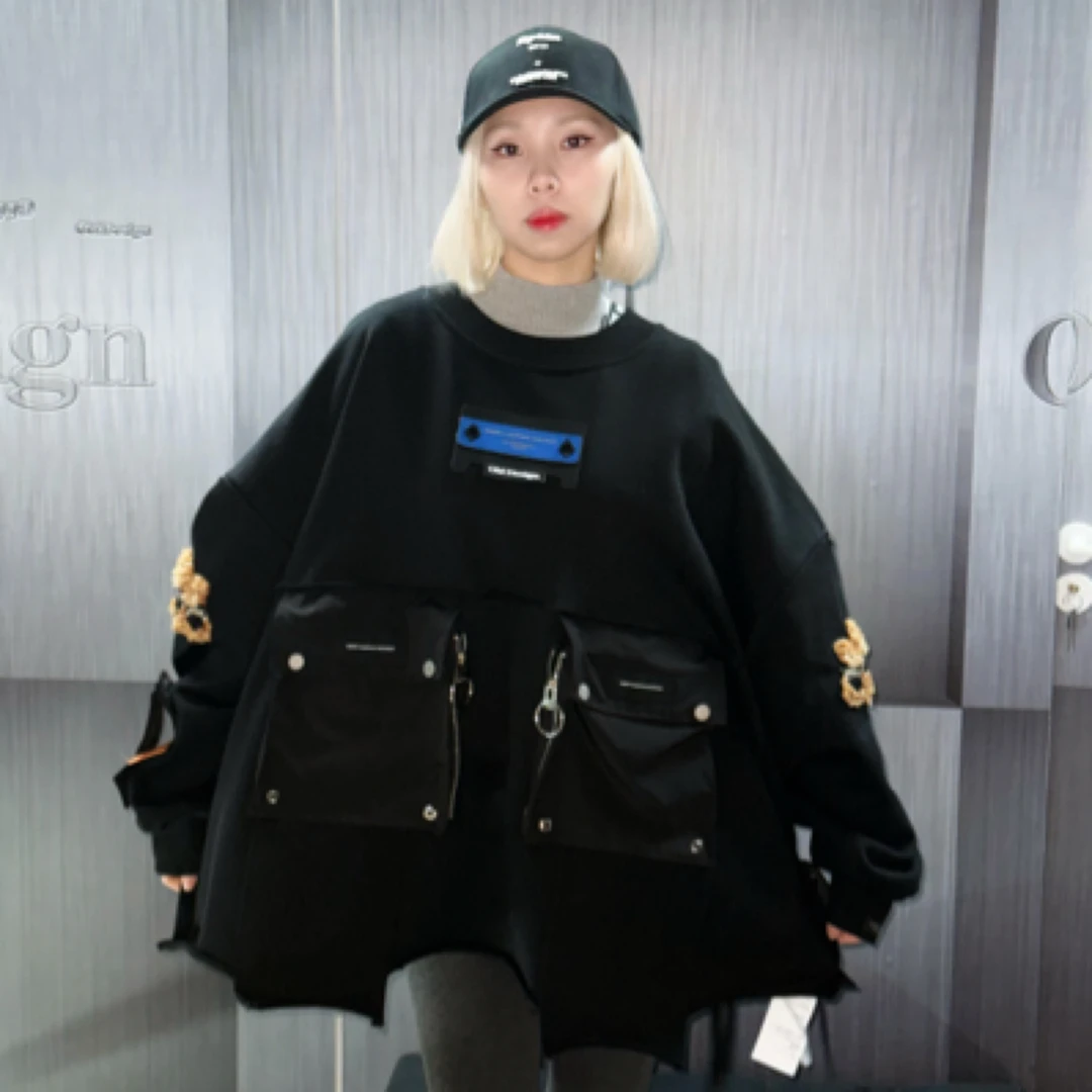 MWM 不规则三颗熊圆领卫衣男女同款