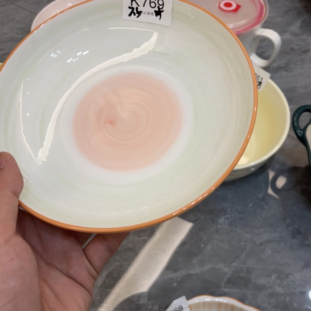 陶瓷微瑕餐具介意勿拍，满18飞！